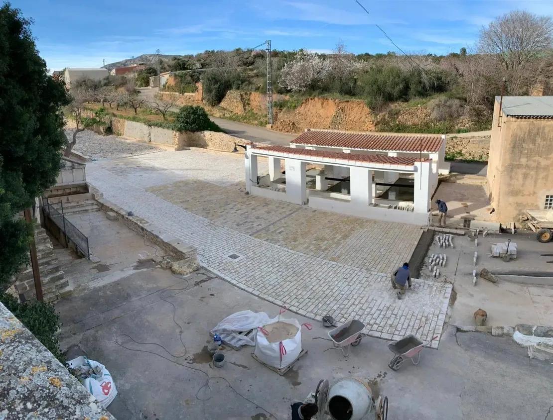 Colocación de piedra en piso Traiguera